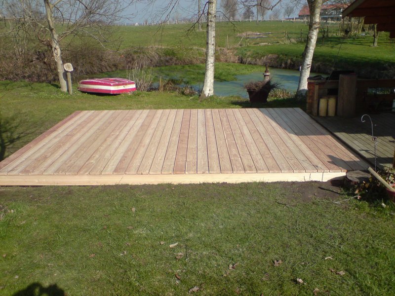 Holzterrassenboden
