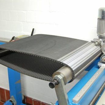 Schneidemaschine für Antriebsriemen