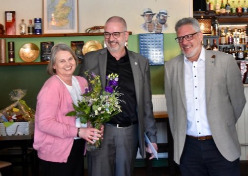 2026 Amtsdirektor Carsten Klug mit Ehepaar Bein