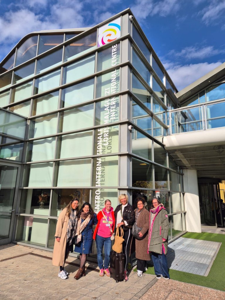 Reggio Kita - Preis 2024 und wir sind dabei...
Unsere Kita gehört zu den 15 (aus 500) nominierten in der Kategorie