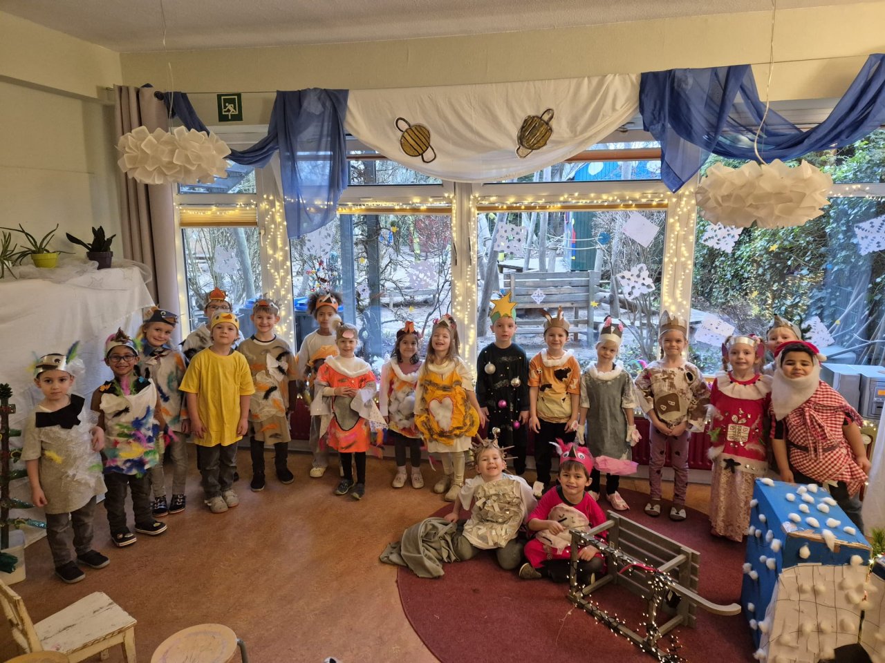 Kita - Preis 2024 und wir sind dabei...

Unsere Kita gehört zu den 15 (aus 500) nominierten in der Kategorie 