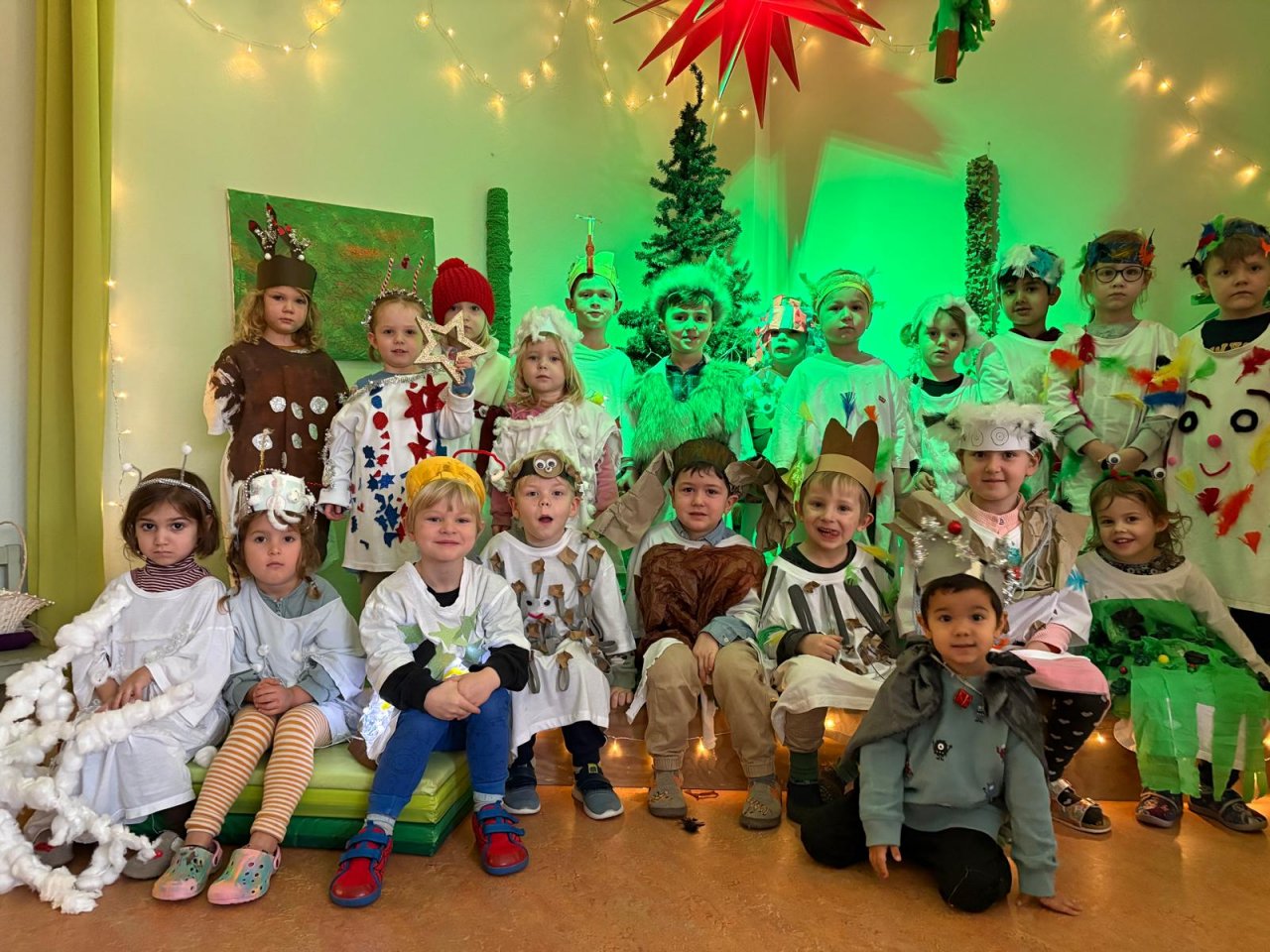 Kita - Preis 2024 und wir sind dabei...

Unsere Kita gehört zu den 15 (aus 500) nominierten in der Kategorie 